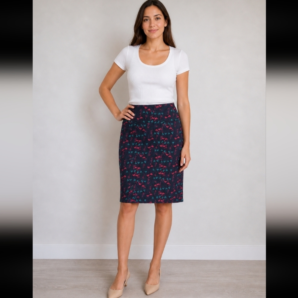 LULAROE Medium Cassie Pencil Skirt Patterned Floral
